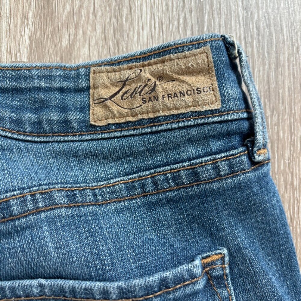 Levi's Women's Boot Cut Jeans - Blue - Picture 9 of 10